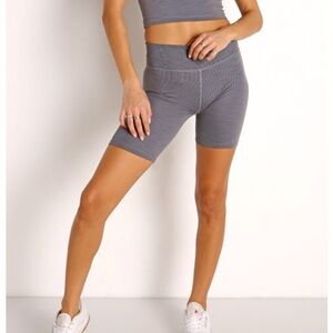 Beyond Yoga Heather Rib High Rise Biker Short in Gray Heather (NWT)